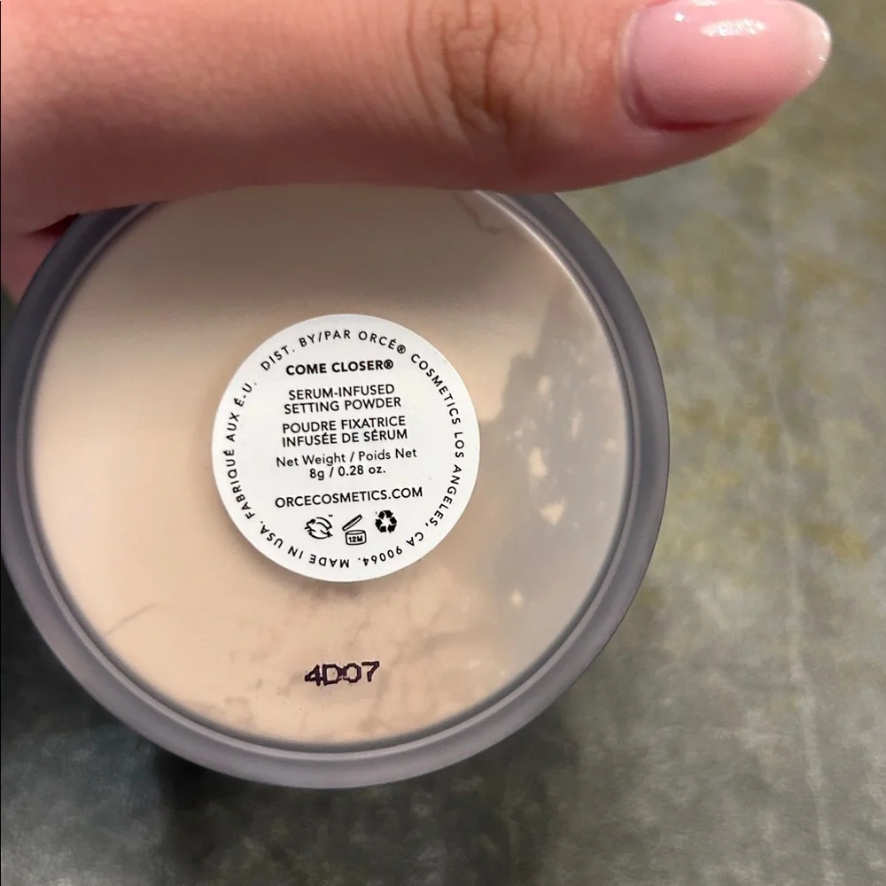 Orcé Cosmetics Come Closer Serum-Infused Setting Powder
